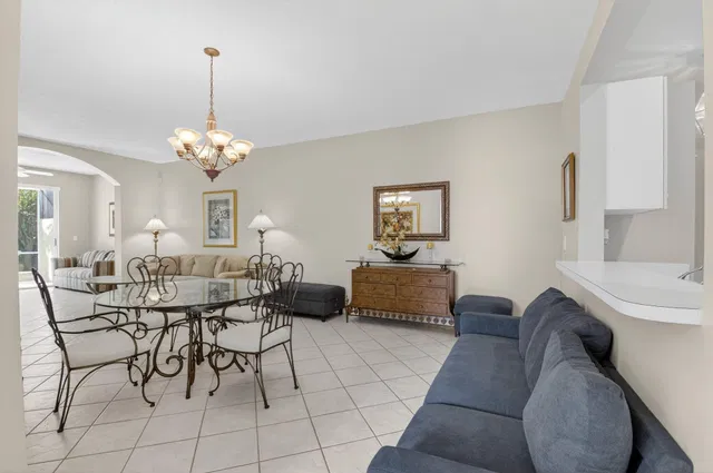  Residence photo 9