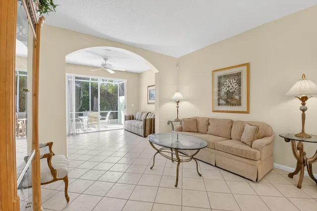  Residence photo 11
