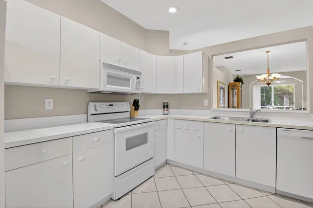  Residence photo 17