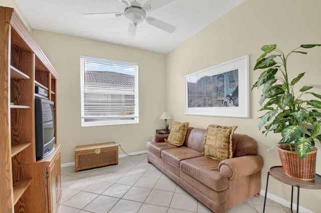  Residence photo 27