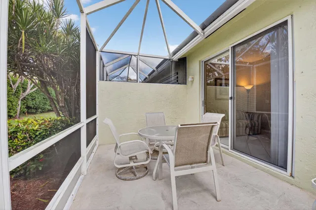  Residence photo 32
