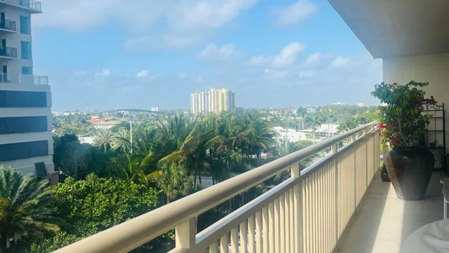 Singer Island Unit 602 photo 4