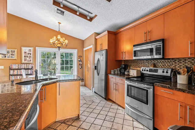 Residence photo 10
