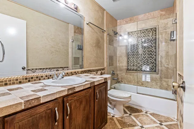 Residence photo 15