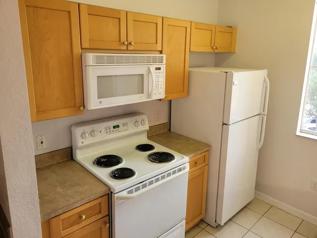 Unit 301 photo 11
