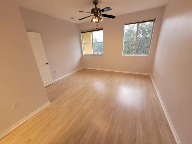 Unit 301 photo 18