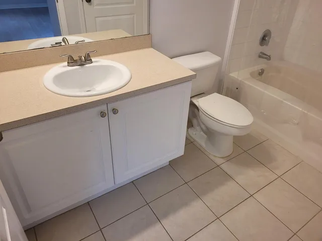 Unit 301 photo 19