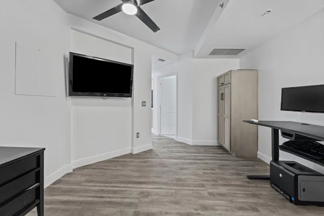 One City Plaza Unit 615 photo 17