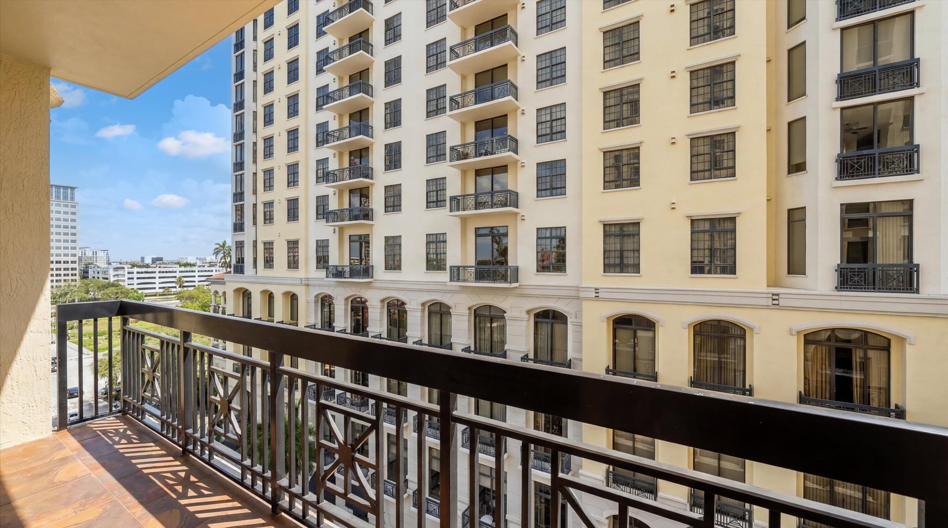 One City Plaza Unit 615 photo 22