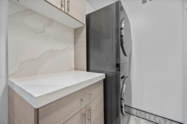 One City Plaza Unit 615 photo 29