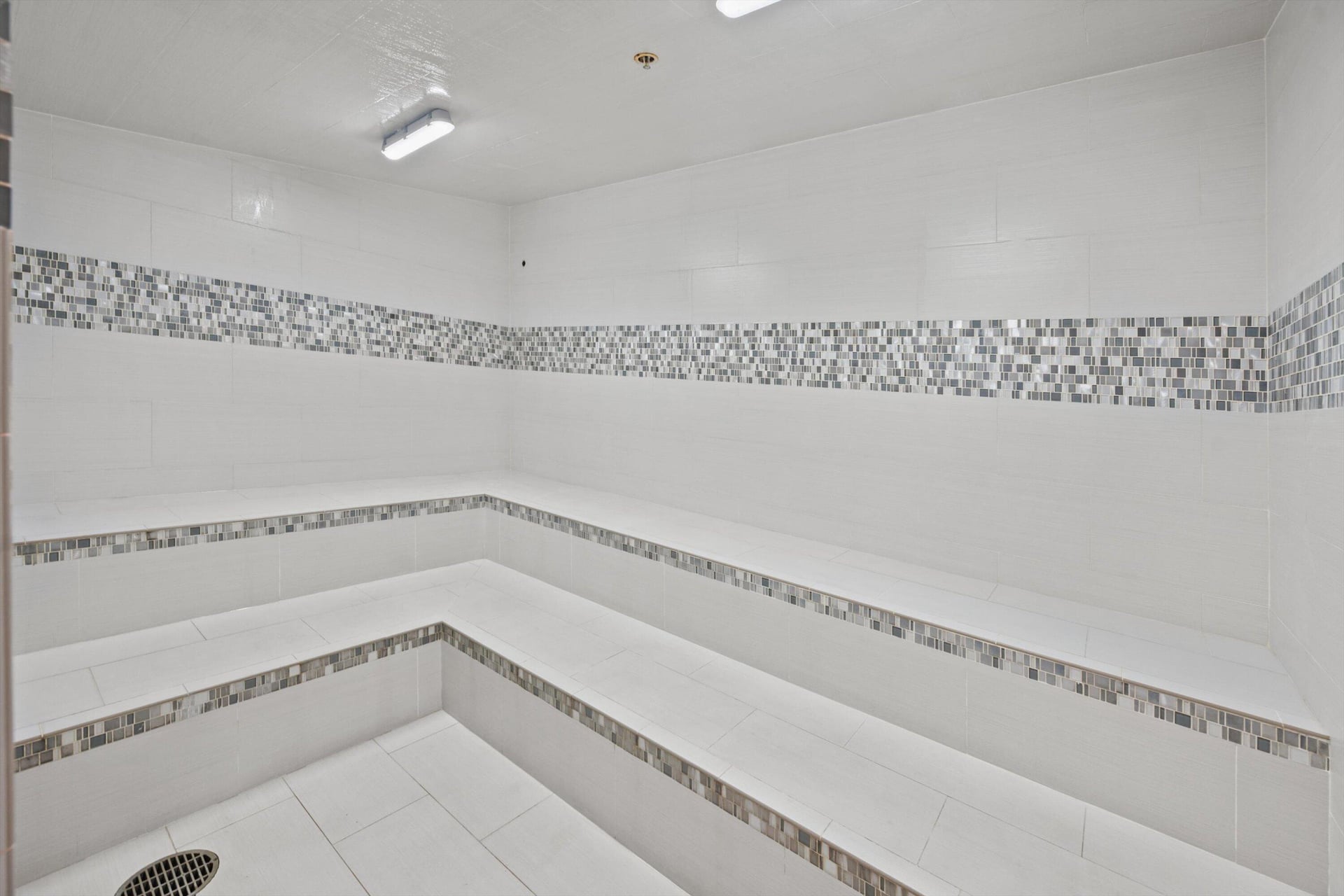 One City Plaza Unit 615 photo 31