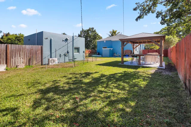Residence photo 12