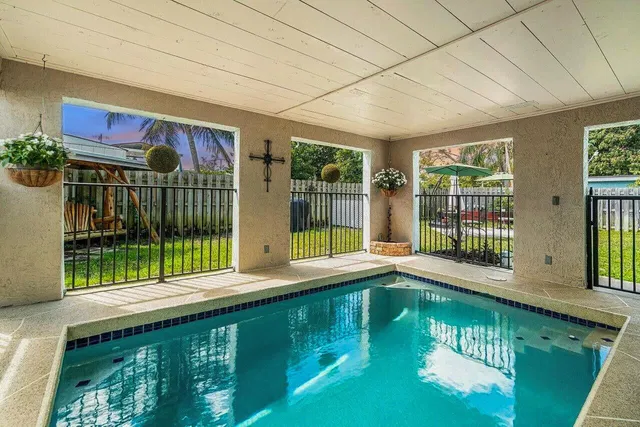 West Palm Beach Residence photo 2