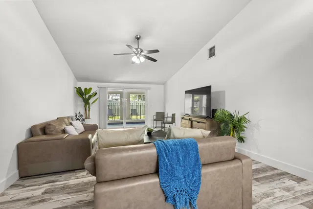 West Palm Beach Residence photo 25