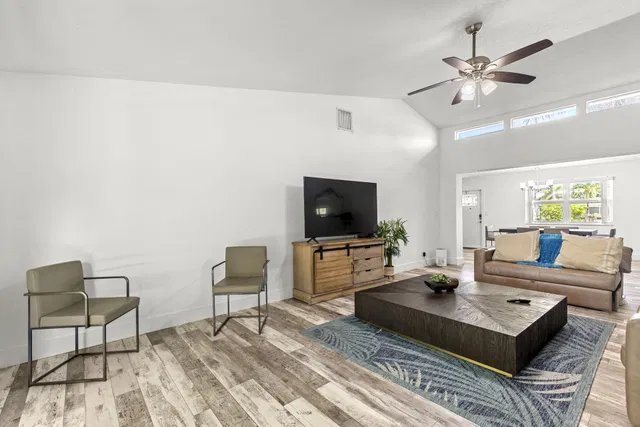 West Palm Beach Residence photo 26