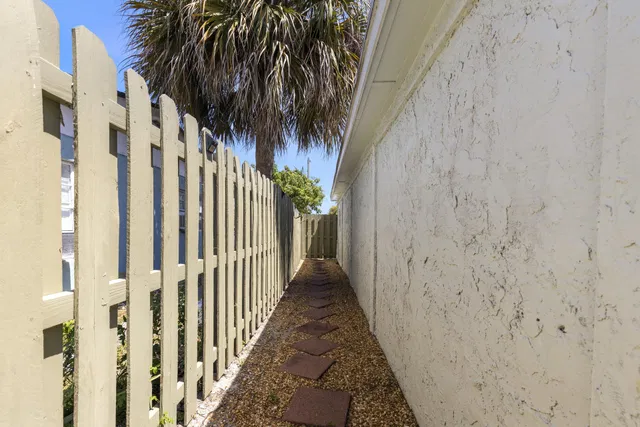 West Palm Beach Residence photo 31
