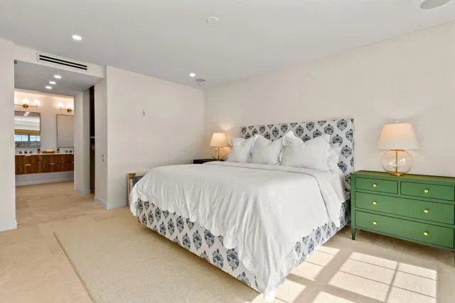  Unit 12 photo 19