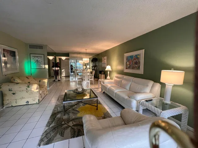 Residence photo 6