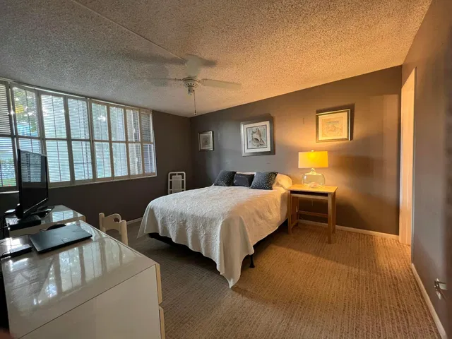 Residence photo 10