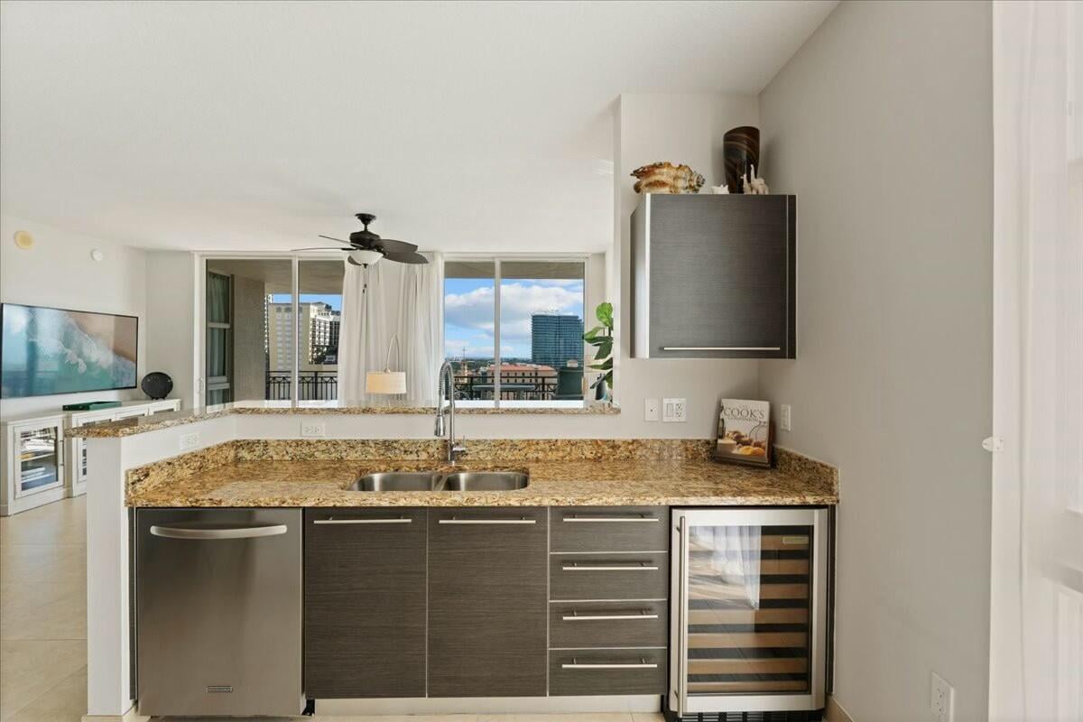 CityPlace South Tower Unit 1001 photo 11