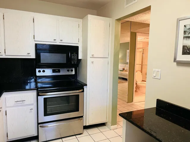 Unit 107 photo 14