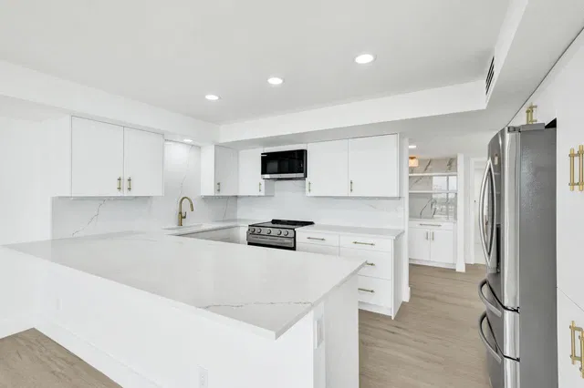 Unit 1041 photo 6