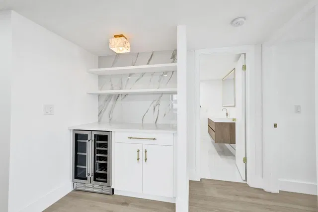Unit 1041 photo 14