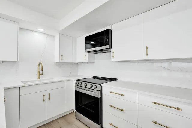 Unit 1041 photo 25