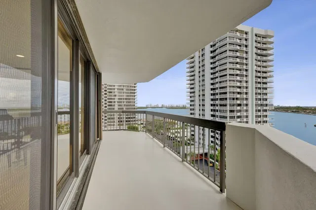 Unit 1041 photo 29