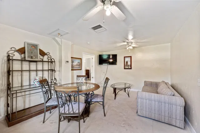 Residence photo 14