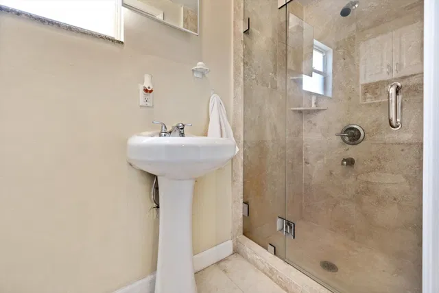 Residence photo 17