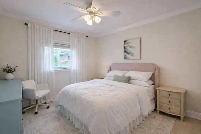 Residence photo 3