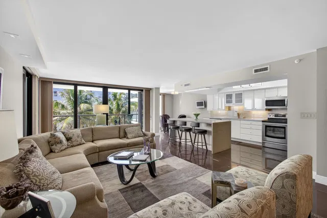 Unit 401 photo 25