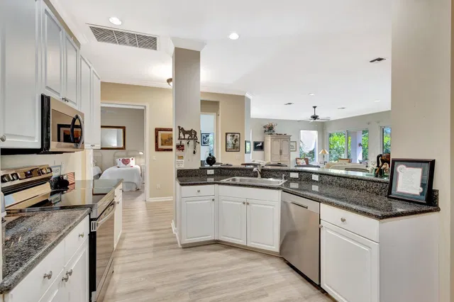 Shady Oaks Residence photo 6