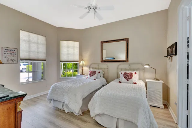 Shady Oaks Residence photo 17