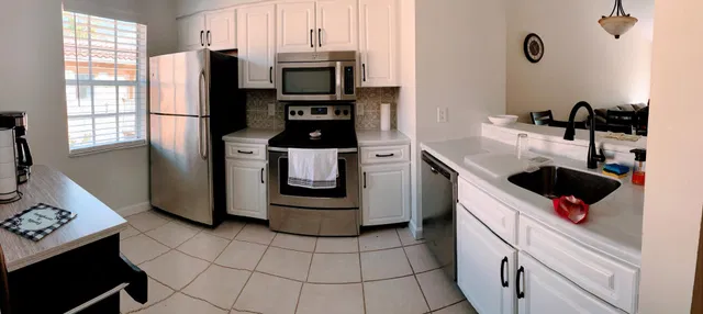 Unit 203 photo 4