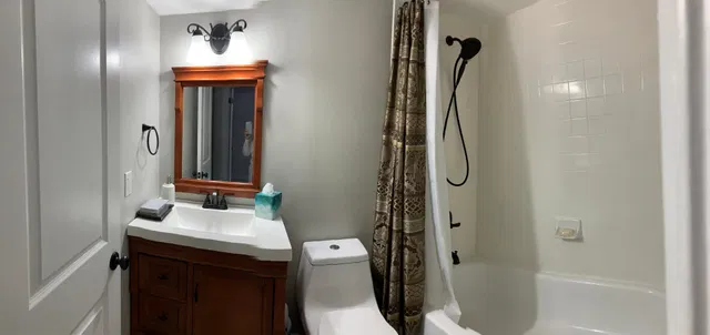Unit 203 photo 9