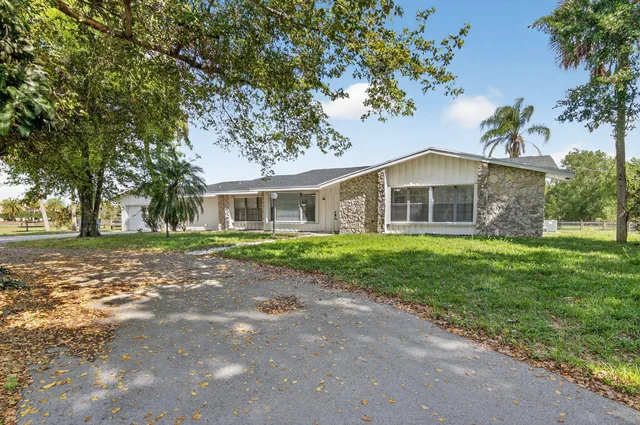 Residence photo 3