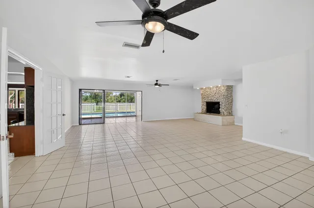Residence photo 9