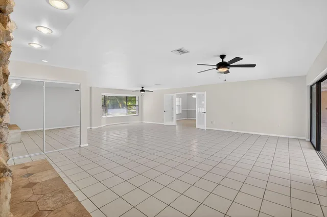 Residence photo 14