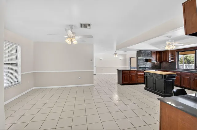 Residence photo 16