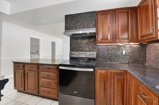 Residence photo 24