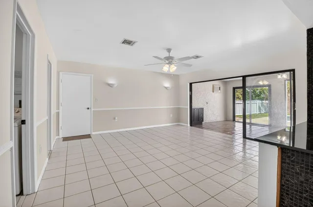 Residence photo 25