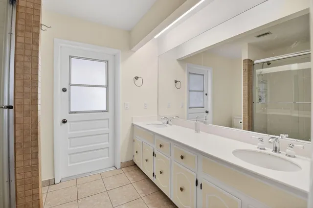 Residence photo 33