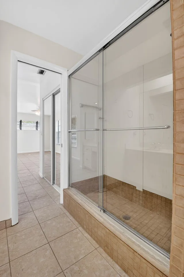 Residence photo 34
