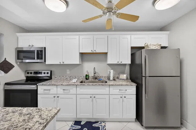 Unit 309 photo 52