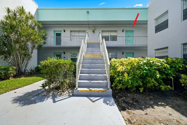 Unit 418 photo 6