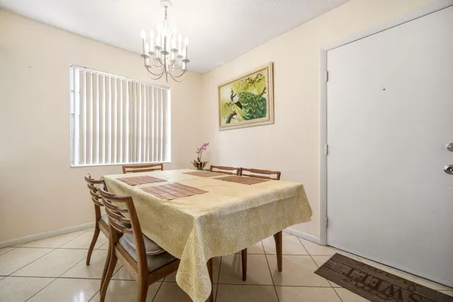 Unit 418 photo 9