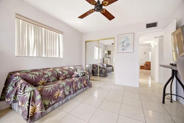 Unit 418 photo 20