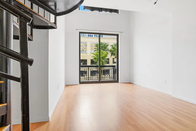 One City Plaza Unit 425 photo 3